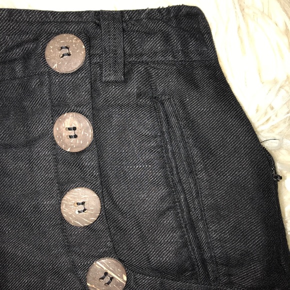 Esley Black Shorts - Picture 3 of 6